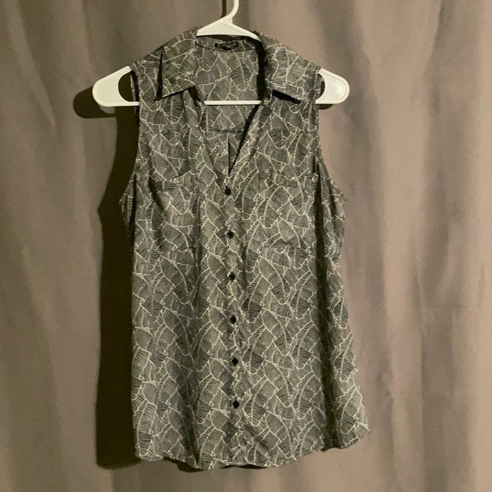 Express Black and White Sleeveless Blouse